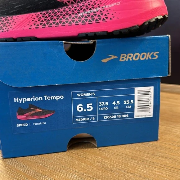 Brooks Hyperion tempo shoes - Picture 2 of 5